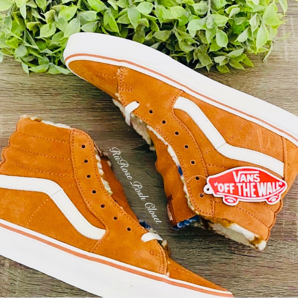 Vans New W / Box Vans Suede Sherpa Sk8 Hi Lace Up Shoes Women’s Size 10